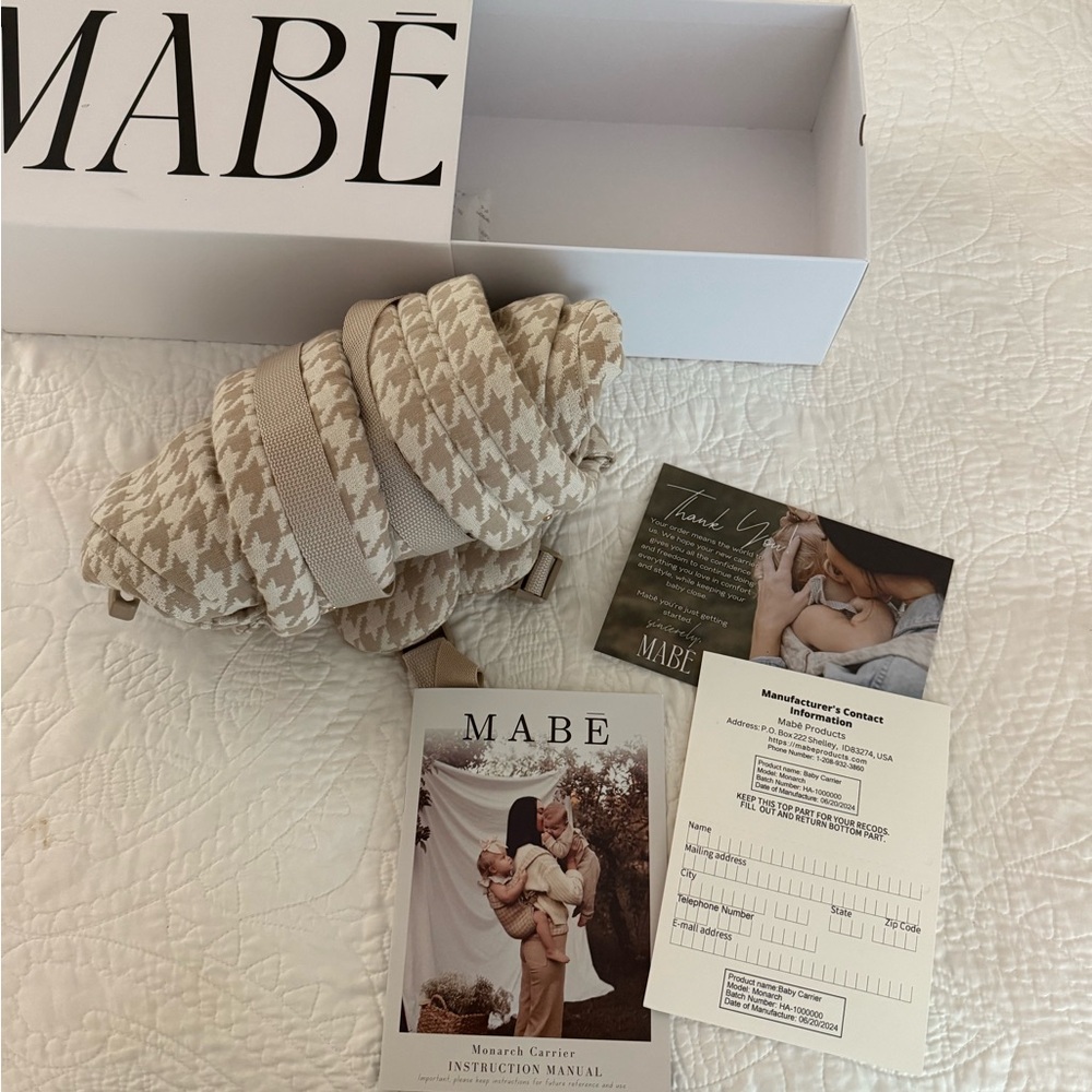 MABE Houndstooth Carrier - Like New